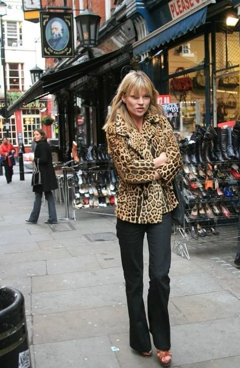 Kate Moss Style, Leopard Print Outfits, Leopard Jacket, Leopard Print Coat, Jeanne Damas, Leopard Print Jacket, Diane Kruger, Gisele Bundchen, I'm With The Band