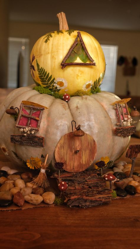 Sibia Torres Padilla | DIYs (@sibster) • Instagram photos and videos Hobbit Pumpkin, Acorn Caps, Flowers To Make, Beautiful Pumpkins, Small Toys, To Say Goodbye, Happy Monday, The Hobbit, What You Think