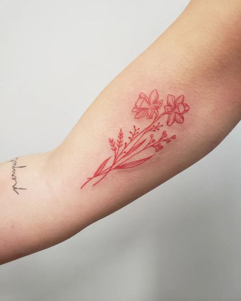 49 Birth Flower Tattoos That Celebrate Each Month of the Year | Move over astrology tattoos, birth flower tattoos are blooming with possibility! Culture Tattoo Bicep, Tattoo Bible, Tattoo Cherry, Tattoo Beach, Blessed Tattoo, Red Flower Tattoos, Red Tattoo Ideas, Carnation Tattoo, Tattoo 3d