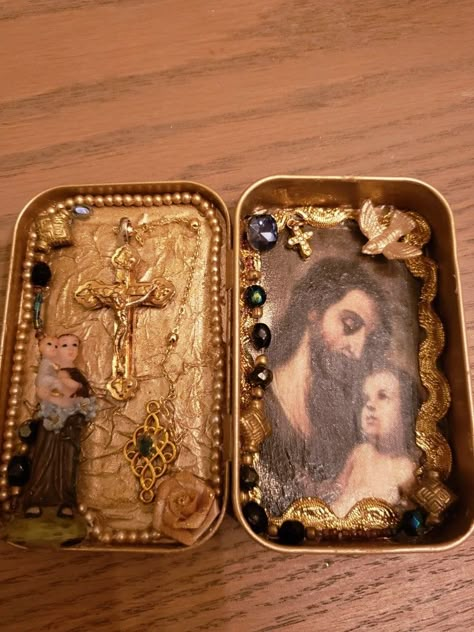 Altoids Altar, Mini Alter, Pocket Altar, Shrines Box, Pocket Shrine, Sacred Heart Art, Rosary Boxes, Shrines Art, Catholic Altar