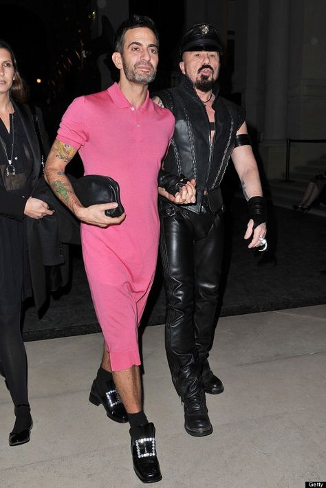 Marc Jacobs Continues In His Quest To Get Men Into Skirts. Fails (Again). Pink T Shirt Dress, Gender Fluid Fashion, Fashion Fail, Mens Fashion Classy, Buckle Shoes, White Dress Summer, Girly Outfits, Fashion Classy, Summer Dresses For Women