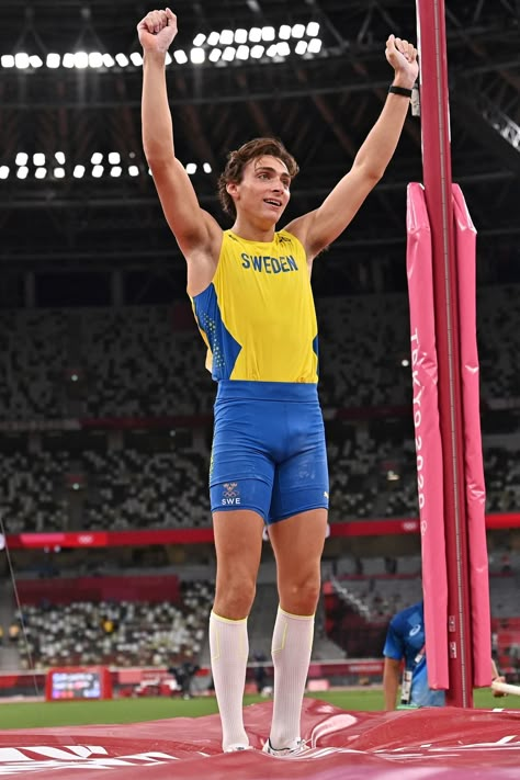 Armand Duplantis (Sweden) 🥇 Pole vault • Tokyo 2020 Olympics #athletics Swedish Boys, Mondo Duplantis, Armand Duplantis, Boy Type, Sports Mix, Paris Olympics, 2020 Olympics, Pole Vault, Tokyo 2020