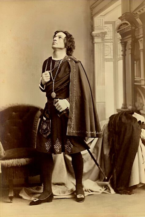 Alfred Knight as Hamlet, ca1910 Hamlet Aesthetic, Hamlet Costume, Hamlet Shakespeare, Shakespeare Hamlet, Prince Of Darkness, Shakespeare Plays, Design Research, Vintage Photography, Costume Design