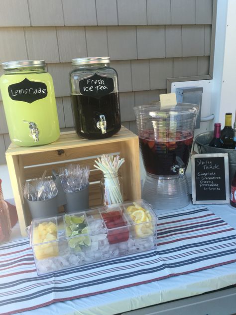 Grad Party Lemonade Bar, Soda Display For Party, Party Drink Set Up Ideas, Drink Bar Grad Party, Shirley Temple Drink Station, Drink Station Set Up, Lemonade Bar Beverage Stations, 16 Birthday Party Ideas Outdoor, Shirley Temple Station