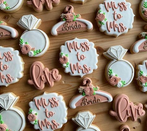 Ms To Mrs Cookies, Miss To Mrs Cookies Decorated, Miss To Mrs Bridal Shower Ideas, Miss To Mrs Cookies, Miss To Mrs Shower Ideas, Wedding Shower Cookies, Bridal Decor, Cookie Decorations, Bridal Shower Cookies