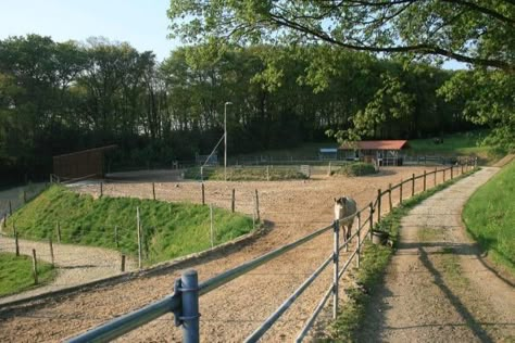 https://jelka.co.uk/products/ground-mats-and-grids Stable Hacks, Stable Management, Paddock Trail, Animal Enrichment, Diy Horse Barn, Paddock Paradise, Equestrian Facilities, Horse Diy, Horse Ranch