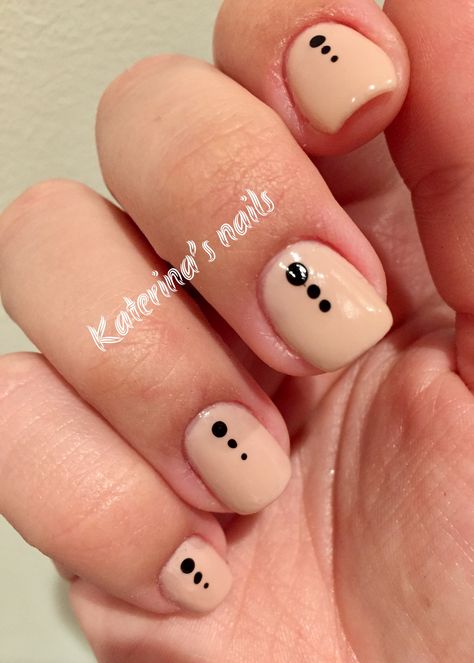 Nail Design Dots Simple, Gel Nails Dots Simple, Dots Nails Minimalist, Three Dot Nails, Manicure Dots Minimalist Nails, Pedicure Dot Design, Cuticle Dot Nails, Dots On Nails, Dotty Nails