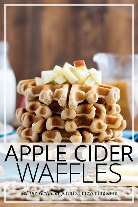 Gorgeous waffles made with fresh apple cider and topped with extra apples for a flavorful weekend breakfast! Beautiful Meals, Waffle Batter, Waffle Recipe, Classic Breakfast, Spooky Szn, Cold Morning, Weekend Breakfast, Food Group, Waffle Recipes