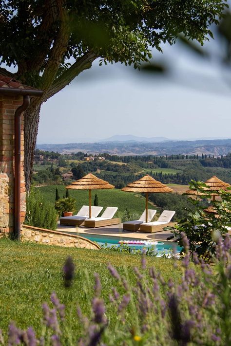 Wedding Venue Tuscany, Pancolina — La Lista Italian Wedding Venues, Charming Farmhouse, Tuscan Wedding, Church Ceremony, Civil Ceremony, A Hill, Church Wedding, Italian Wedding, Wedding Night