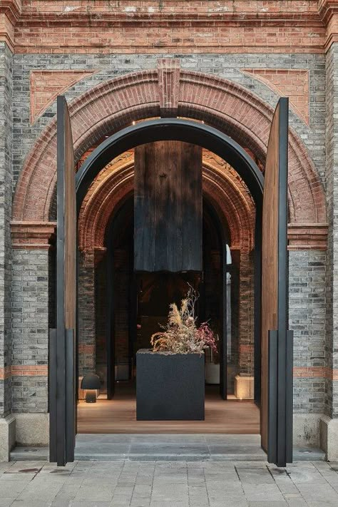 Charcohol  Restaurant & Cocktail Bar |  STUDIO8 - The Architects Diary Restaurant Entrance, Brick Projects, Brick Arch, Public Space Design, Glass Structure, Brick Architecture, Interior Modern, Main Entrance, Brickwork