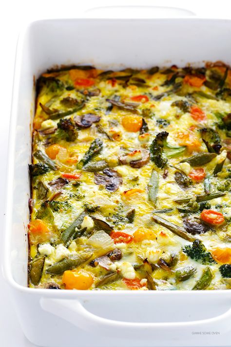 Spring Vegetable Breakfast Casserole -- easy to make ahead with your favorite veggies, and so delicious! | gimmesomeoven.com Vegetable Egg Casserole, Asparagus Casserole Recipes, Vegetable Breakfast, Food Casseroles, Easy Casseroles, Asparagus Casserole, Vegetable Casserole Recipes, Egg Benedict, Breakfast Vegetables