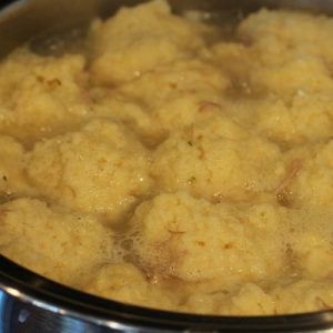 Nookala (Traditional Hutterite Egg Dumpling Soup) - Nature's Yoke - Free-Range Eggs Dewberry Recipes, Manju Recipe, Egg Dumplings, Dumpling Soup, Comfort Soup Recipes, Dumplings For Soup, Creative Recipes, Amish Recipes, Soup And Stew