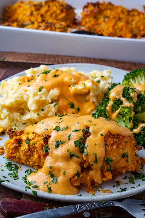 Crispy Cheddar Chicken Crispy Cheddar Chicken, Cheesy Baked Chicken, Closet Cooking, Cheddar Chicken, Diner Recept, Crusted Chicken, Chicken Main Dishes, Cream Of Chicken Soup, Chicken Recipe