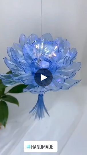 Plastic Bottle Crafts Flowers, Wood Splitter, Diy Shows, Plastic Bottle Flowers, Diy Plastic Bottle, Diy Bottle Crafts, Garden Art Sculptures Diy, Plastic Bottle Crafts, Garden Art Crafts