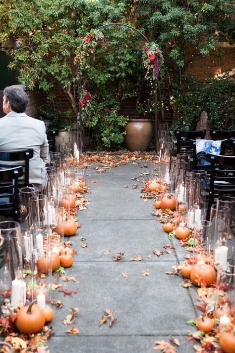 Elegant fall or Halloween wedding idea. #millcrestvintage #wedding #vintagewedding #vintageinspired #vintageinspiredwedding #weddingideas #weddingbouquets #weddinginspiration #vintageweddingsideas Fall Foliage Wedding, Fall Wedding Ceremony, Thanksgiving Wedding, Pumpkin Wedding, Halloween Themed Wedding, Wedding Ceremony Ideas, Autumn Bride, Foliage Wedding, Outdoor Fall Wedding