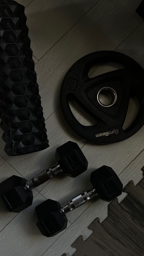 Weights Aesthetic Wallpaper, Home Gym Photography, Workout Aesthetic Weights, Dumbell Aesthetic, Dumbbells Aesthetic, Gym Weights Aesthetic, Workout Black Aesthetic, Work Out Dark Aesthetic, Dumbbell Picture Aesthetic