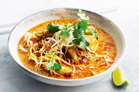 Northern Thai Chicken and Noodle Curry ~ www.taste.com.au Dinner Recipes Thai, Noodle Curry, Thai Chicken Noodles, Khao Soi, Laos Food, Thai Dishes, Thai Chicken, Chowder Recipes, Chicken Curry