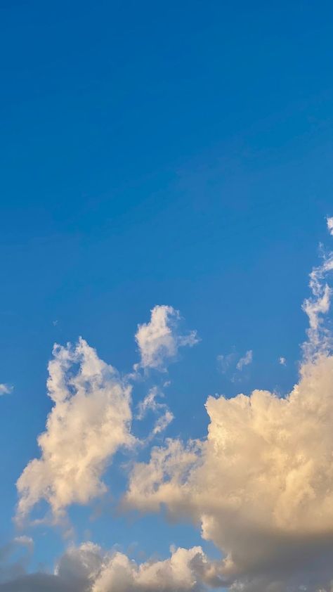 Nubes Aesthetic, Cielo Aesthetic, Clouds Wallpaper Iphone, Night Sky Wallpaper, Cloud Wallpaper, Stranger Things Wallpaper, Instagram Frame, Beautiful Landscape Wallpaper, Sky Art