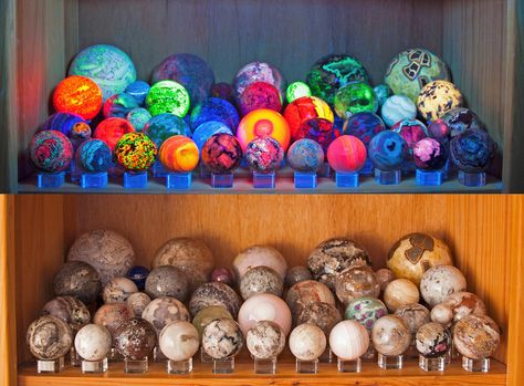 Examples of some excellent Fluorescent Mineral Displays built by our members Cool Rocks, Fluorescent Minerals, Glow Rock, Sphere Light, Rock Tumbling, Rocks And Fossils, Rock Hunting, Smart Auto, Pretty Rocks