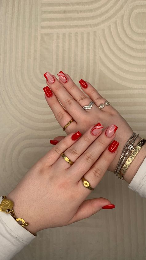 Short Square Acrylic Nails Designs Red, Red Nails Short Square, Short Red Nails Ideas, Red Short Nails Ideas, Nails Rojas Cortas, 2023 Red Nails, Buchifresa Nails, Short Red Acrylic Nails, Simple Short Square Nails