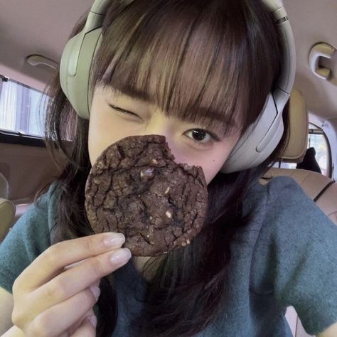 Choi Yoojung, Korean Photo, 일본 패션, Kim Chungha, 사진 촬영 포즈, Selfie Ideas Instagram, Pinterest Girls, 가을 패션, Cute Poses