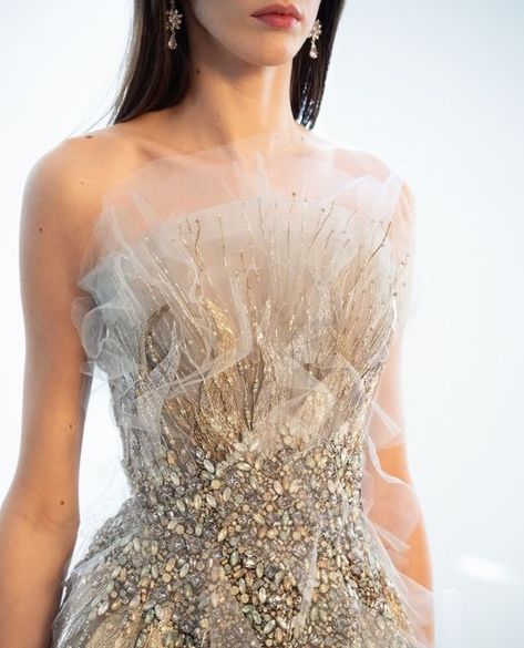 Marchesa on Instagram: "Pre-order the Crystal Beaded Sun Ray Tulle Ball Gown from Fall 2022 Marchesa now. #FW22Marchesa #Marchesa" Sleeves For Evening Gown, Beaded Embellished Dress, Diaphanous Dress, Embroidery Haute Couture, Embellished Dresses, Marchesa Fashion, Marchesa Couture, Marchesa Gowns, Exquisite Gowns