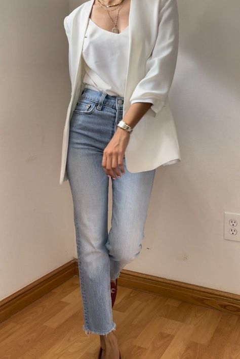 White Blazer Outfit 2023, White Satin Blazer Outfit, Oversize White Blazer Outfit, Jeans And White Blazer Outfit, Jeans White Blazer Outfit, Casual White Blazer Outfit, Oversized White Blazer Outfit, How To Style A White Blazer, White Oversized Blazer Outfit