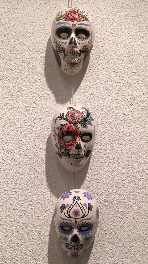 My ceramic skulls in my first art gallery 🌸 Skull Pottery Painting Ideas, Skull Pottery, Mask Inspiration, Pottery Painting Ideas, Skull Painting, Skull Mask, Ceramics Ideas, First Art, Pottery Studio