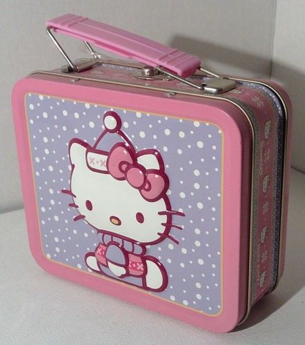 2000s Toys, Girl School Supplies, Tin Lunch Boxes, Hello Kitty Things, Snow Hat, Box Company, Small Tins, Cots, Pencil Boxes