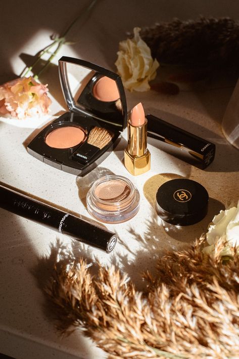 Makeup Aesthetic Photography, Makeup Asthetic Background, Chanel Beauty Aesthetic, Luxury Makeup Aesthetic, Beautiful Christmas Trees Decorated, Coral Makeup, Cosmetics Aesthetic, Makeup Flatlay, Fall Makeup Trend