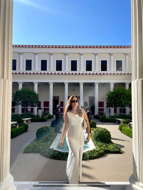 #white #dress #fashion #museum #outfits #ootd The Getty Museum Outfit, Getty Villa Outfit, Villa Outfit, Museum Outfits, White Dress Fashion, The Getty Museum, Cali Summer, Museum Photos, Museum Outfit