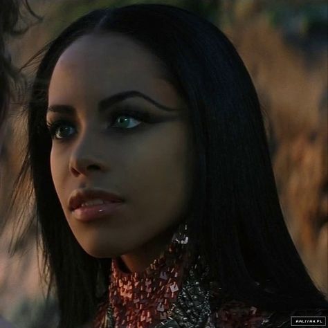 #Akasha 👑 Aaliyah Queen Of The Damned, Aaliyah Dana Haughton, Black Vampire, Queen Of The Damned, Aaliyah Style, Aaliyah Haughton, The Vampire Chronicles, Interview With The Vampire, Aaliyah