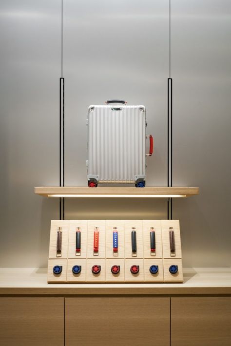 labvert connects the floors of RIMOWA's flagship store in ginza with woven room dividers Japan Hypebeast, Ginza Japan, Ginza Tokyo, Travel Store, Opening Event, Luggage Store, Building Companies, Retail Interior, Western Design