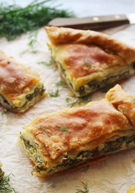 Spinach Pie Recipe, Spanakopita Recipe, Greek Spinach, Salad Appetizer Cups, Greek Spinach Pie, Spinach Pie, Greek Cooking, Phyllo Dough, Greek Dishes