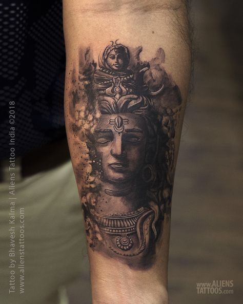 50+ Best Lord Shiva Tattoos done at Aliens Tattoo Shiva Coverup Tattoo Design, Siva Tattoo Designs, Cover Up Tattoos For Men Arm, Lord Shiva Tattoos, Yakuza Style Tattoo, 1905 Salad, Om Shiva, Chat Wallpaper, Aliens Tattoo