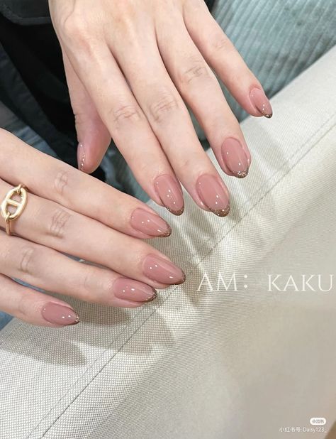 Nude Simple Nail Designs, Nail Art Simple Untuk Kulit Sawo Matang, Nail Extension Designs Nude Color, Cool Tone Nails, Nail Art Coklat, Nail Art Simple Elegant Natural, Manicure Photo, Nude Nail Art, Nail Wedding