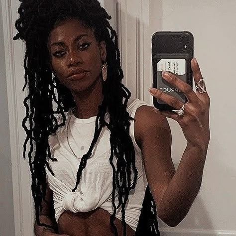 Woman With Dreads, Black Female Hairstyles, Black Hair Female, Unkempt Hair, Afro Goth, Faceclaims Female, Transition Goals, Art Photography Portrait, People References