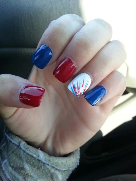 Nail Designs Memorial Day, Memorial Day Toes, Fourth Of July Nails Dip Powder, July 4 Toe Nail Designs, 4th Of July Dip Nails Simple, Easy 4th Of July Nails Short, July4th Nails, Easy 4th Of July Toenail Designs, Easy Diy Fourth Of July Nails