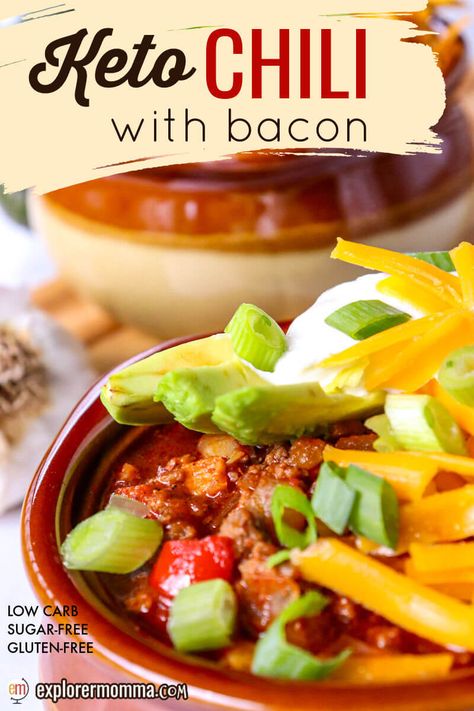 Packed with flavor, an amazingly delicious keto chili with that secret ingredient, bacon! The perfect winter comfort food for a gluten-free and sugar-free dinner. Best Keto Chili, Chili With Bacon, Bacon Chili Recipe, Beanless Chili Recipe, Enchiladas Casserole, Low Carb Dinner Easy, Low Carb Chili Recipe, Bacon Chili, Beans In Crockpot