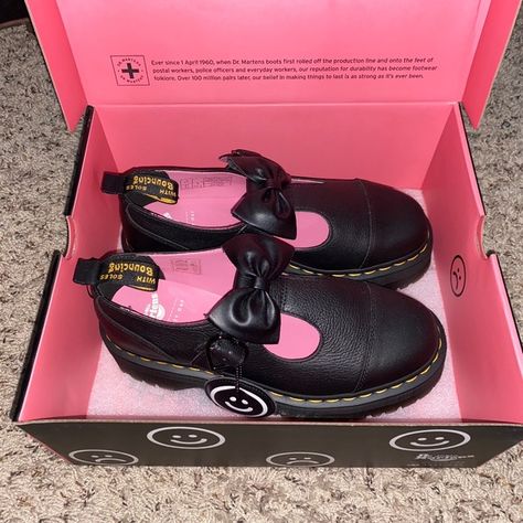 Bethan Lazy Oaf Mary Janes Dr Martens Bethan, Classic Mood, Shoes 2022, Funky Shoes, Shoe Gallery, Flower Shoes, Lazy Oaf, Hype Shoes, Pretty Clothes