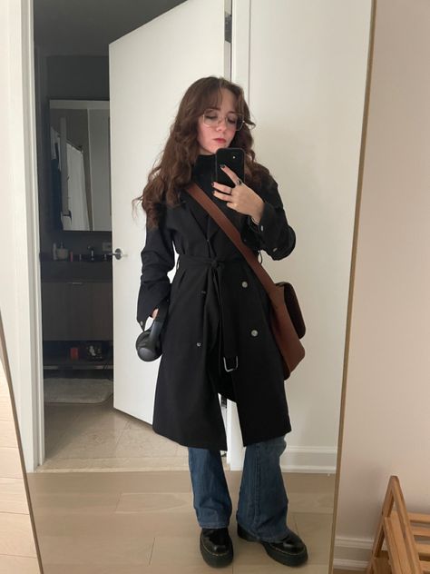 Y2k Coat Outfit, Overcoat Aesthetic, Black Trench Coat Aesthetic, Black Trench Coat Outfit Woman, Coat Ideas, Long Coat Outfit Aesthetic, Black Coat Aesthetic, Black Trenchcoat, Trenchcoat Aesthetic