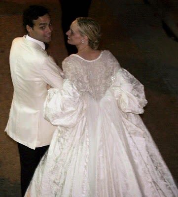 Andres Santo Domingo, Lauren Santo Domingo 2000s Gowns, High Society Wedding, Lauren Davis, Lauren Santo Domingo, Stone Fox Bride, Olivier Theyskens, Bridal Coat, Mark D Sikes, Wedding Aisle