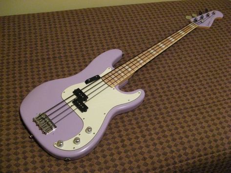 Purple Bass Guitar Aesthetic, Cute Bass Guitar, Bass Astethic, Purple Bass Guitar, Cool Bass Guitars, Rock Band Outfits, Purple Electric Guitar, Bass Aesthetic, Something Purple