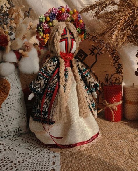 Motanka Doll, Doll Home, Spirit Dolls, Ukrainian Art, Protection Amulet, Matryoshka Doll, Religious Images, Russian Doll, Miniature Art