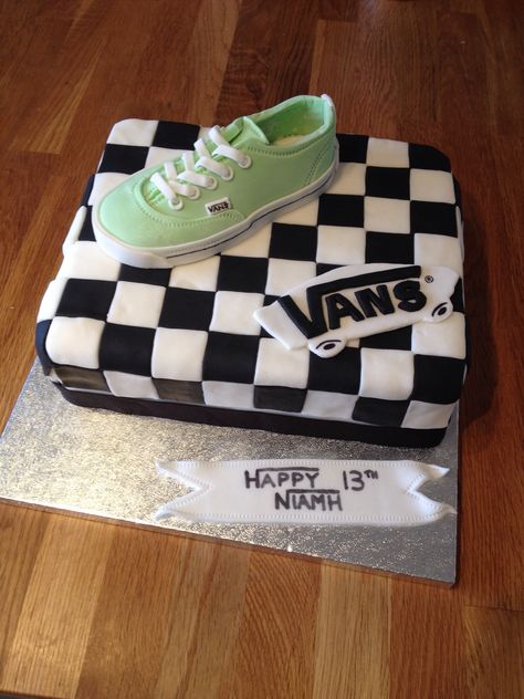 Vans shoes checkerboard birthday cake Vans Cake Ideas, Vans Birthday Cake, Vans Birthday Party Ideas, Birthday Cake 18th Girl, Vans Party, Munchkin Costume, Birthday Cake Girls Teenager, Skateboard Cake, Skateboard Birthday Party