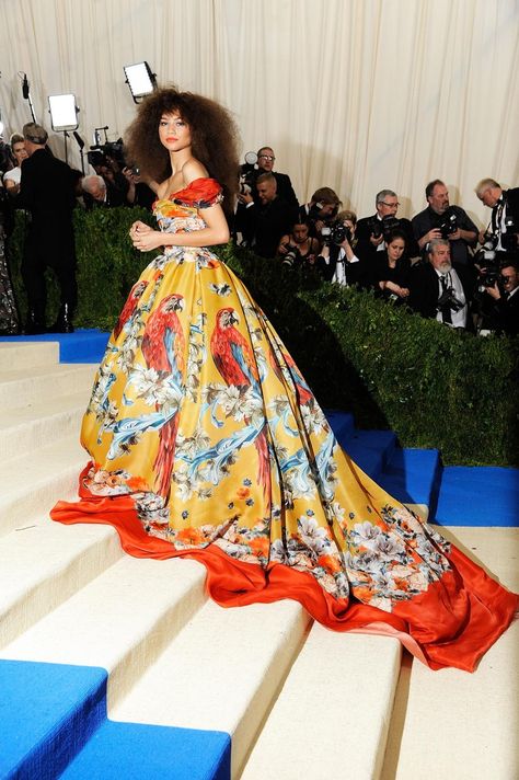 Zendaya Met Gala Looks, Met Gala Best Looks, Unrealistic Clothes, Zendaya 2016, Unrealistic Clothing, Zendaya Met Gala, Best Met Gala Looks, Lengha Saree, Gala Outfits