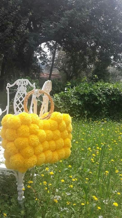 Pom Pom Rug, Crochet Bag Pattern Free, Diy Bags, Yellow Colour, Dressy Fashion, Crochet Bag Pattern, Diy Bag, Fun Bags, Bag Pattern