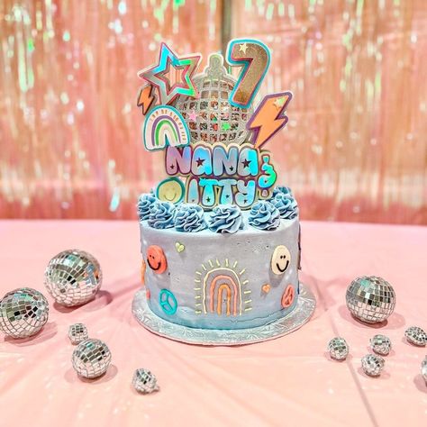 Complete your boho disco theme birthday event with this beautiful glitter shaker cake topper!! The disco ball is filled with rhinestones, tube glitter, and glow in the dark glitter!! Email beautifulchaosbanners@yahoo.com with inquiries. Visit link to order on Etsy: ChaosBanners. Follow me on IG & Tiktok for more party inspo!! Smiley Disco Party, Disco Ball Cake Topper, Boho Disco Ball, Disco Theme Cake, Disco Cake Topper, 18th Cake Ideas, Disco Theme Birthday, Smiley Face Lightning Bolt, Smiley Face Cake