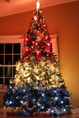 "How about decorating a patriotic Christmas tree this year?" Beautiful! - MilitaryAvenue.com Patriotic Christmas Tree, Patriotic Christmas, Blue Christmas Tree, Beautiful Christmas Trees, Noel Christmas, Patriotic Decorations, Blue Christmas, Christmas In July, Holiday Tree