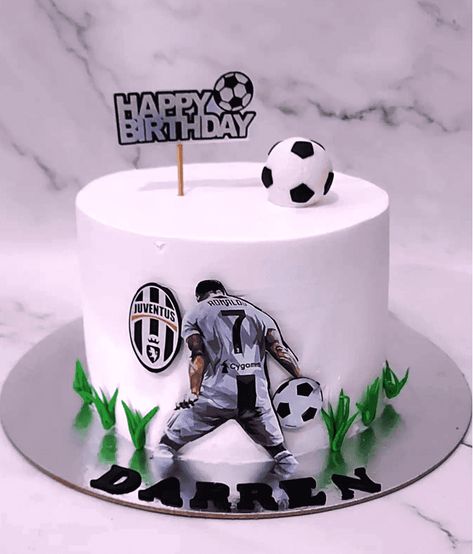 Cristiano Ronaldo Theme Cake, Football Cake Ronaldo, Cr7 Cake Birthday, Ronaldo Cake Ideas, Ronaldo Cake Design, Ronaldo Cake Birthdays, Cristiano Ronaldo Cake Ideas, Ronaldo Theme Cake, Cristiano Ronaldo Birthday Cake